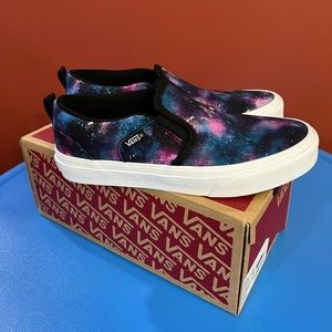 Vans big kid slide shoes